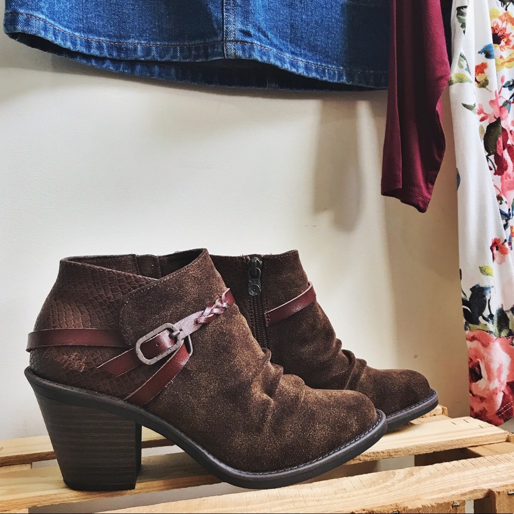 Blowfish Lama ankle booties
